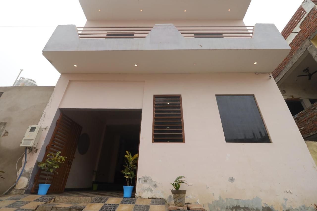 Awesome Home Stay อัครา ภายนอก รูปภาพ
